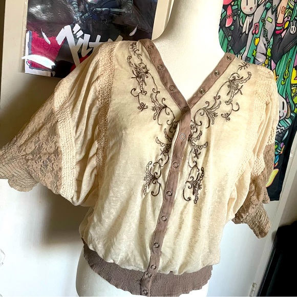flowy vintage style lace embroidery top - Picture 1 of 12